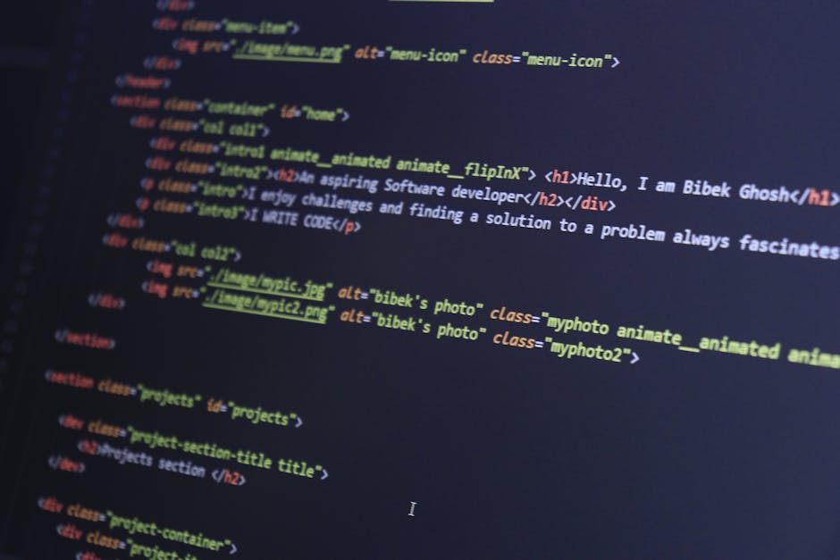 A computer screen displaying a source code editor with an open HTML file named index.html. The code includes tags such as <html>, <head>, and <body>, with various meta tags, a title labeled 'Clase 1 C